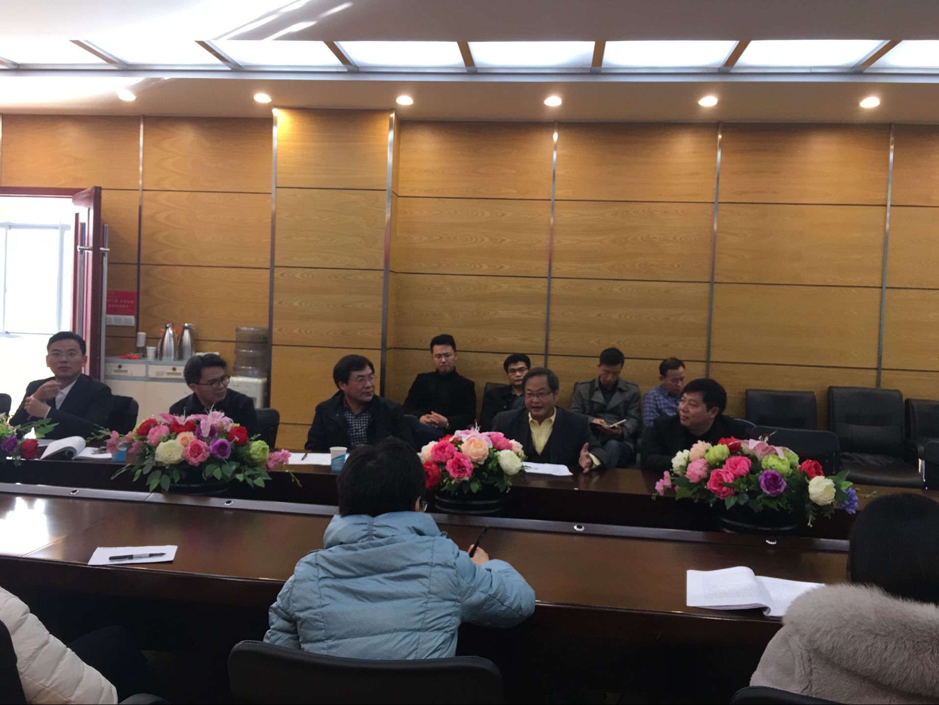 政法学院第十届“教学月”活动之三----召开优秀教师先进事迹宣讲座谈会 