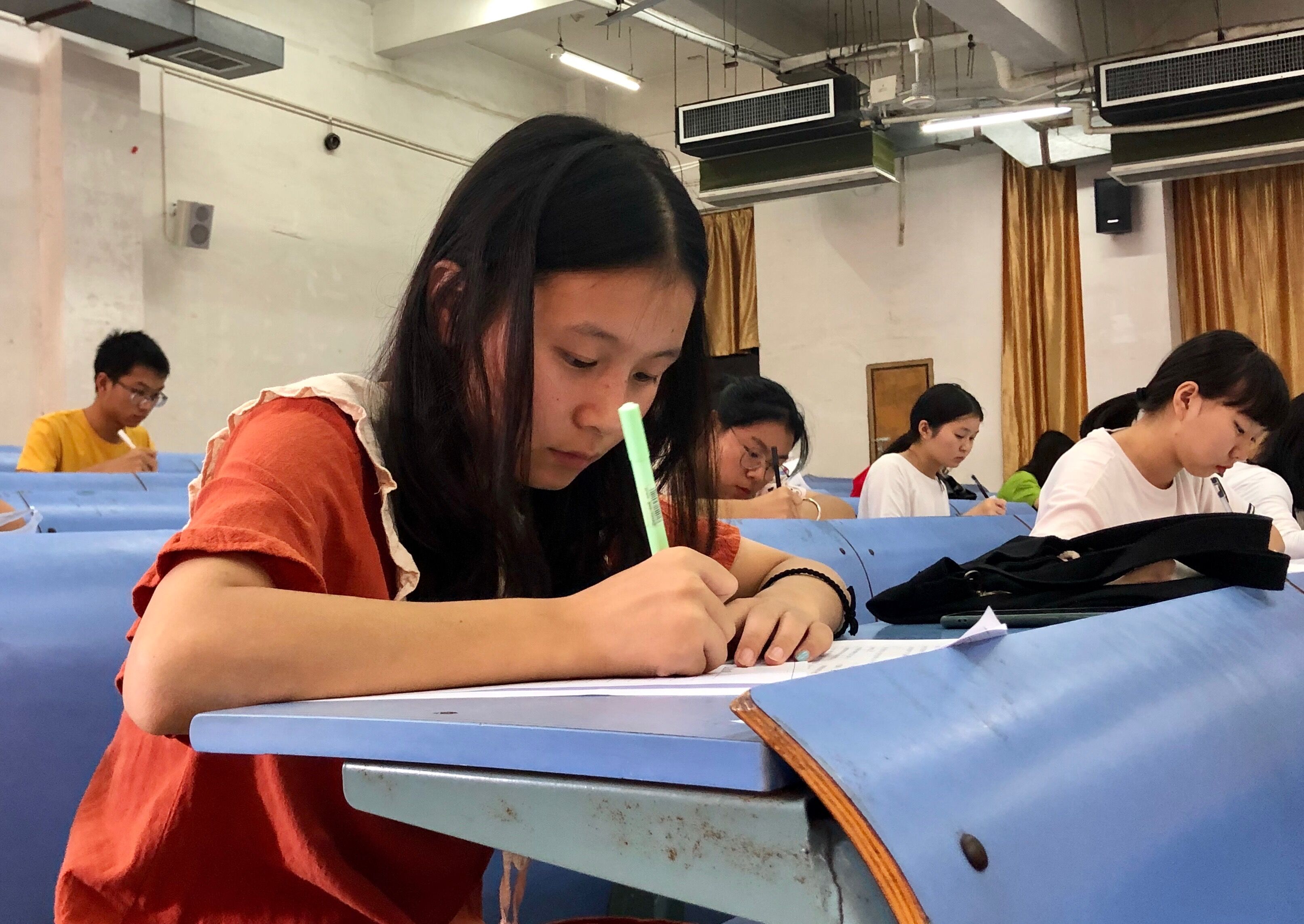 政法学院组织开展庆祝新中国成立70周年党史国史知识竞赛活动