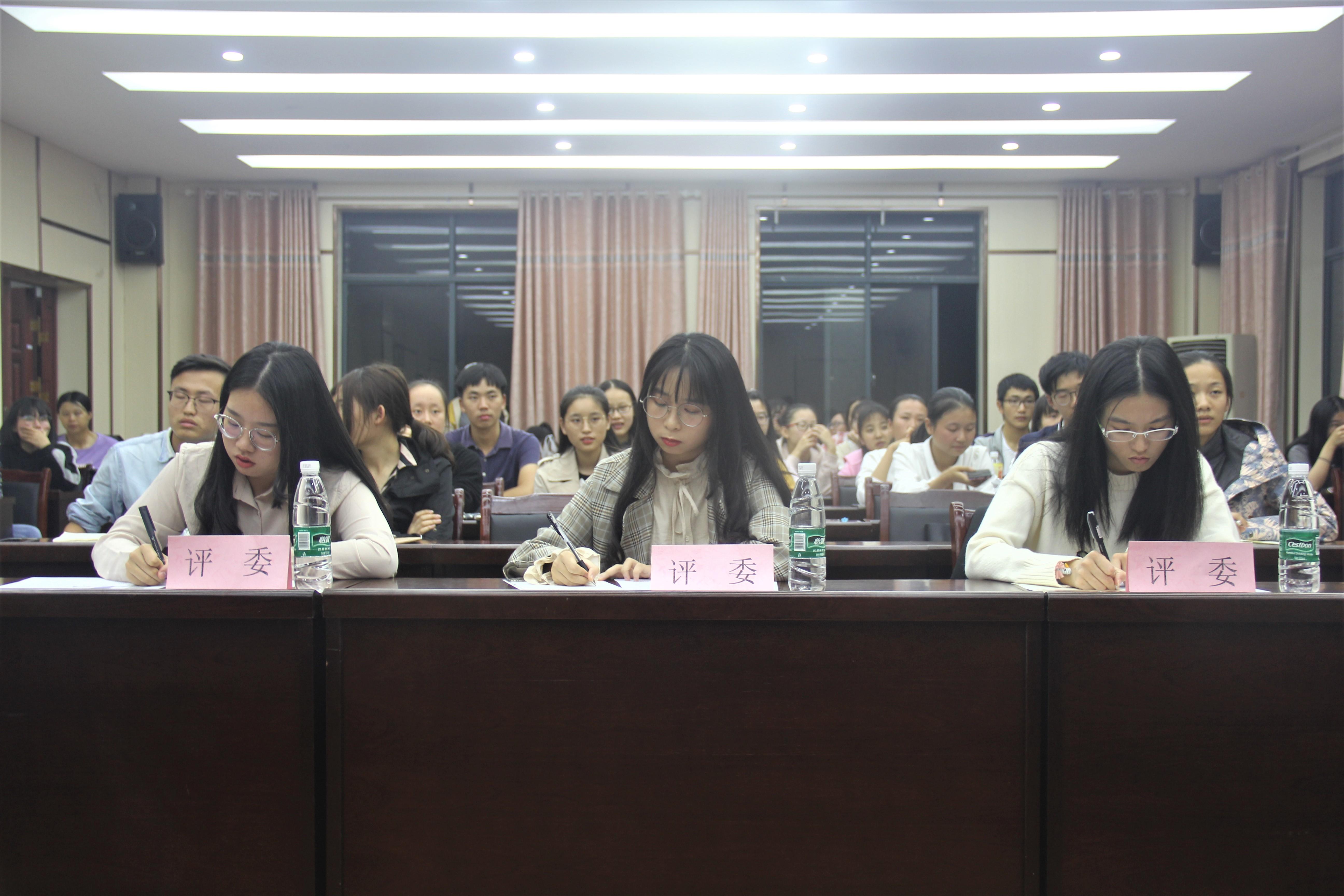 政法学院“知行杯”辩论赛复赛顺利举行