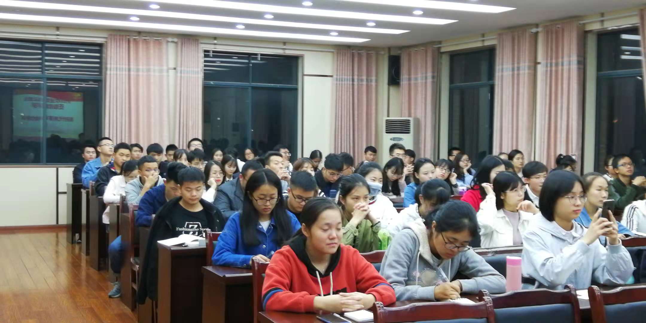 江西省高级人民法院刑一庭刘晓云庭长莅临政法学院讲学