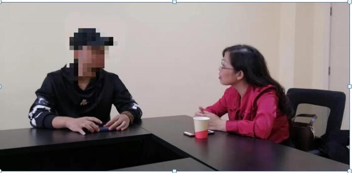 政法学院教工第二党支部举行“不忘初心牢记使命”主题教育“爱心家长”结对帮扶志愿服务活动 