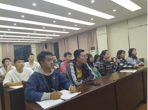 江西师范大学第六次党代会代表政法学院颜三忠副院长开展“中国共产党逐梦之路与经验启示”专题宣讲会 