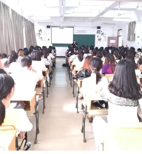政法学院赴南昌师范学院进行研究生招生宣讲