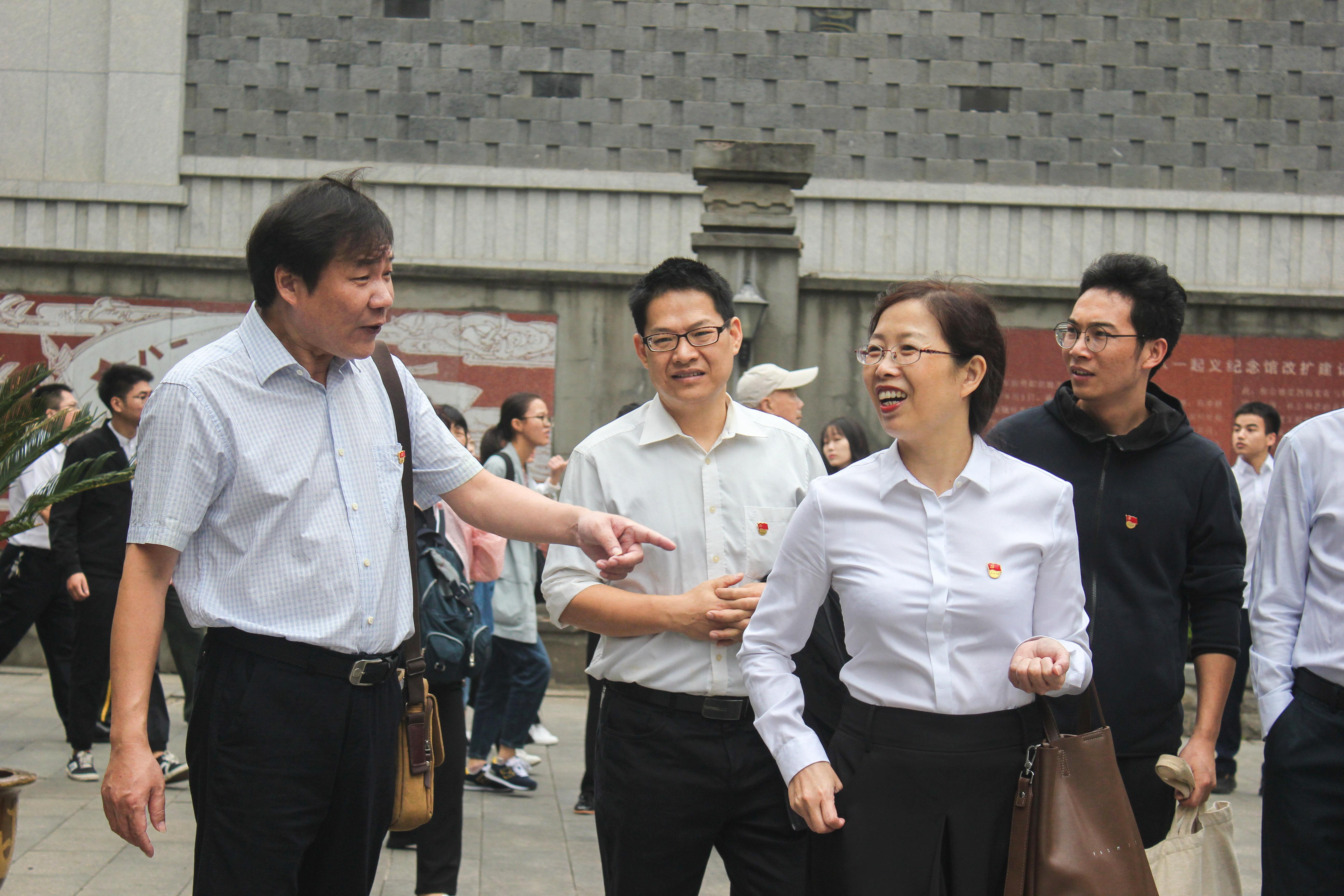 政法学院党委组织全院师生党员到八一起义纪念馆学习