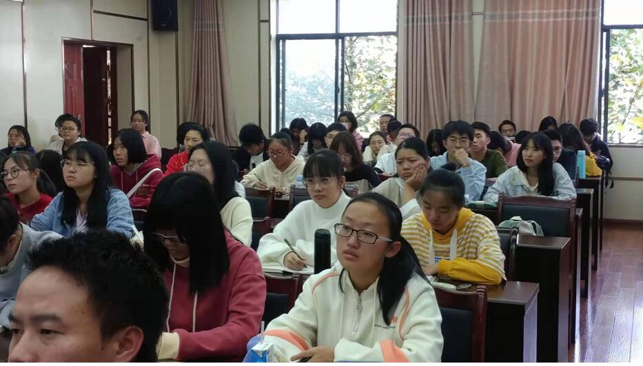 南京大学林闽钢教授作客政法学院公共管理系第八期知行讲坛