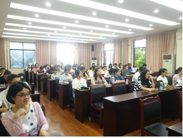 政法学院公共管理系召开2016级学生考研动员、辅导交流会
