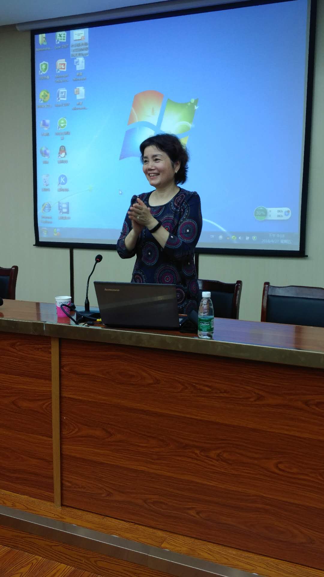 中国人民大学博士生导师李珍教授莅临政法学院讲学