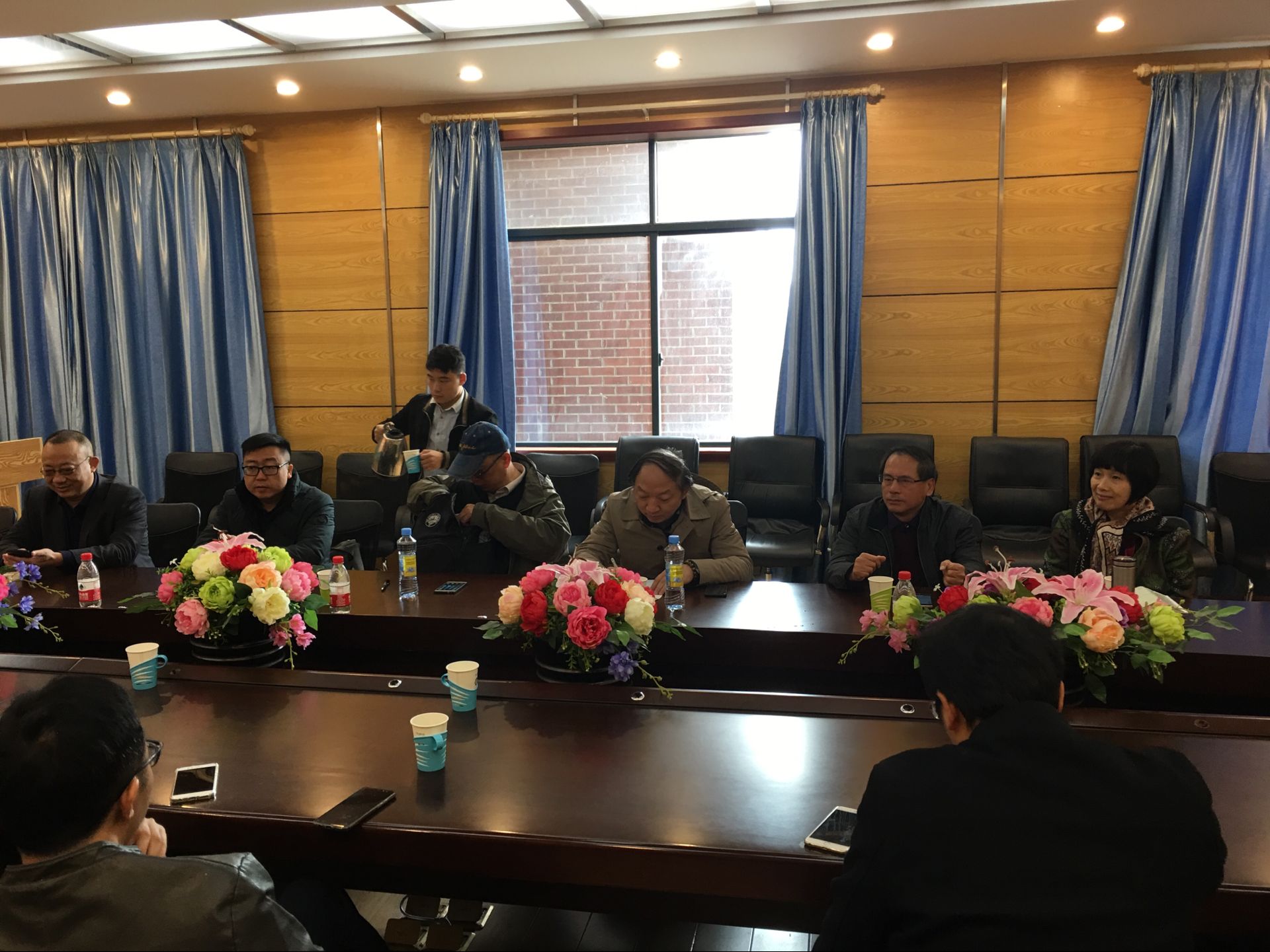 政法学院召开科研选题专家指导座谈会